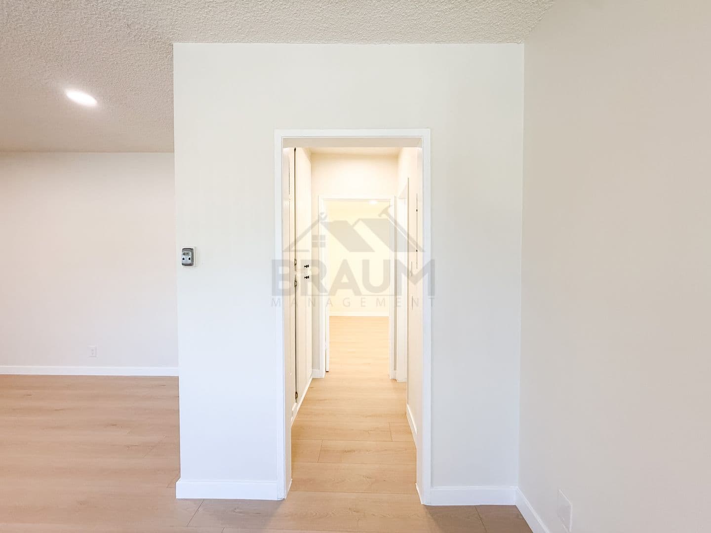 SHERMAN OAKS Apartment: 5433 SEPULVEDA BLVD.
