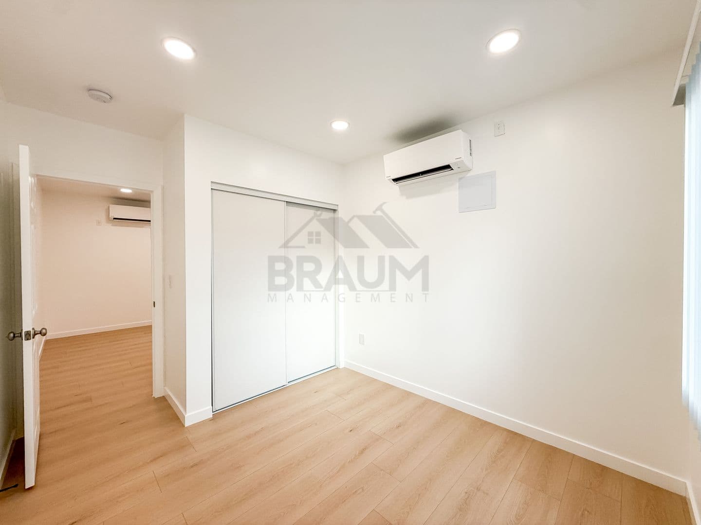 VAN NUYS Apartment: 15546 VANOWEN STREET