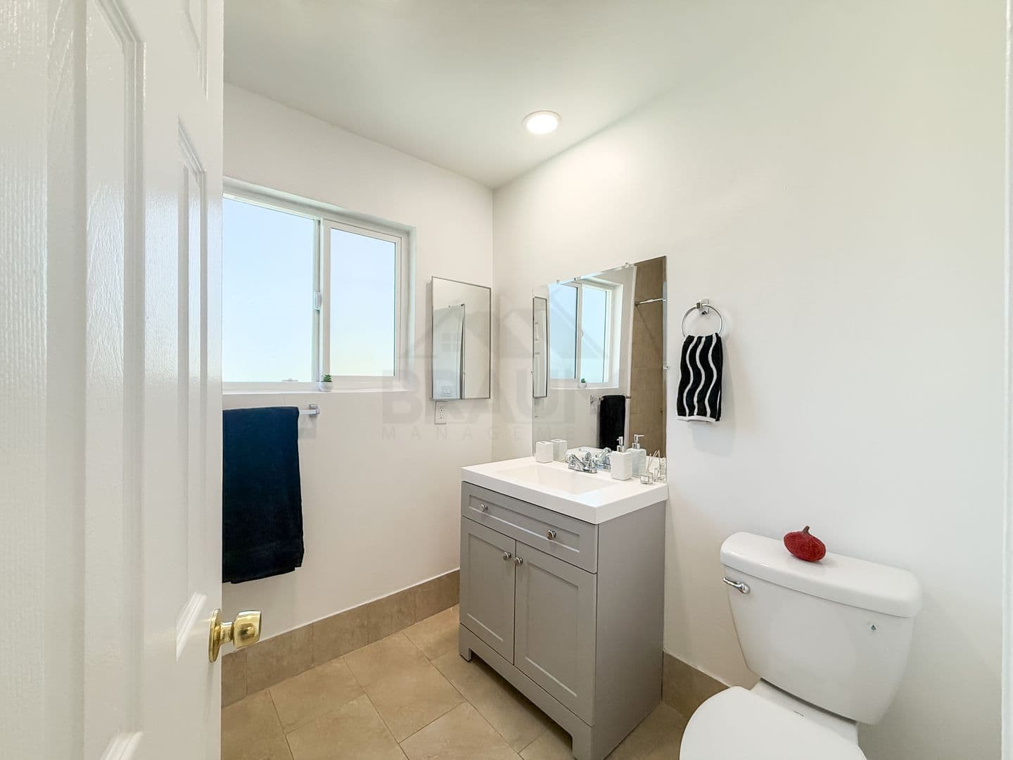 NORTH HOLLYWOOD Apartment: 6039 WHITSETT AVE.