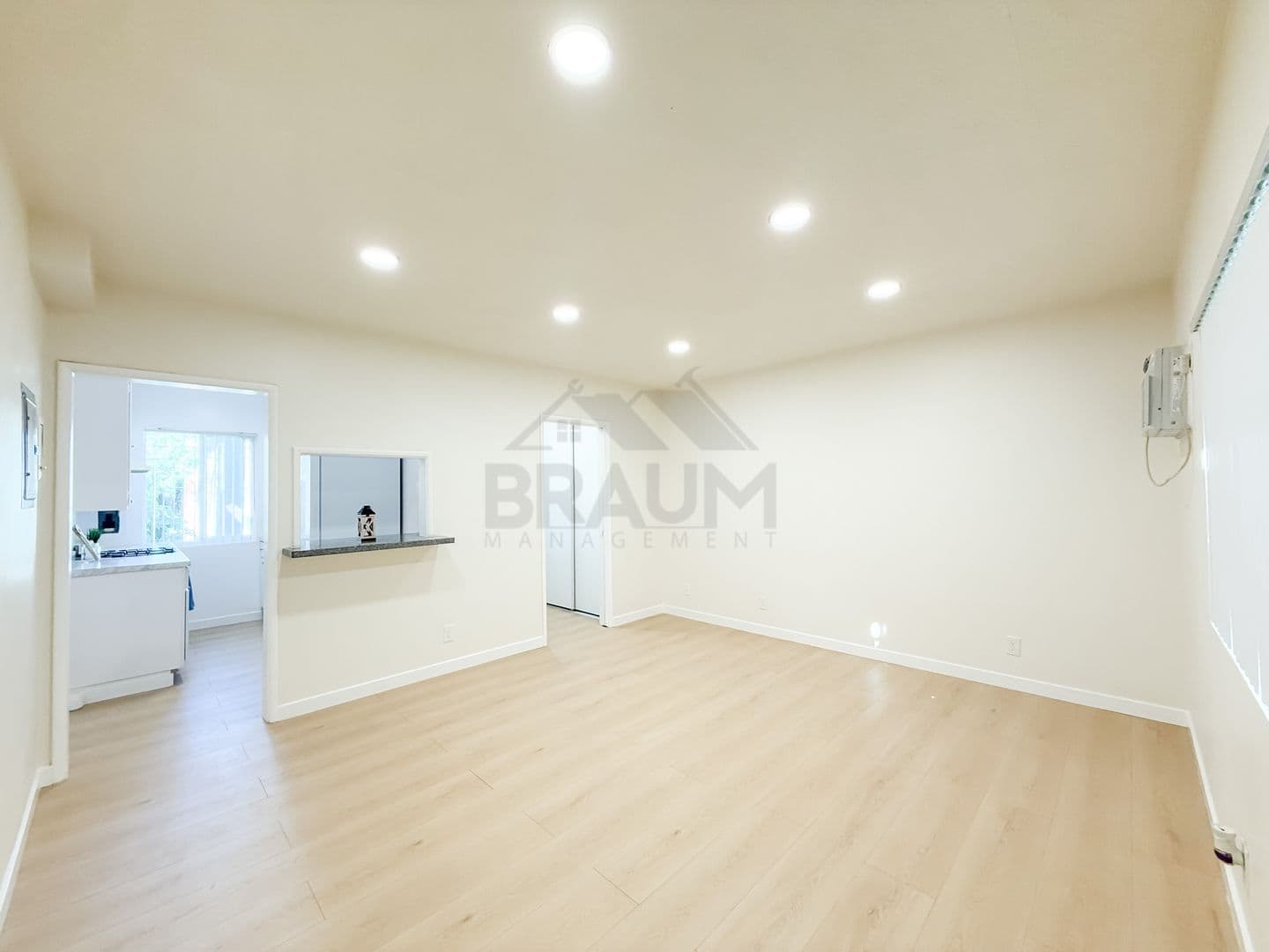 VAN NUYS Apartment: 15546 VANOWEN STREET