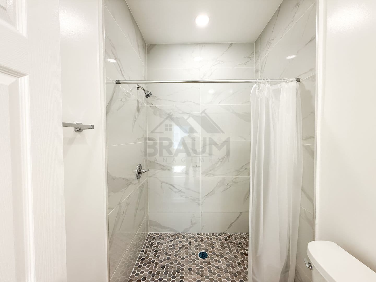 VAN NUYS Apartment: 15550 VANOWEN STREET