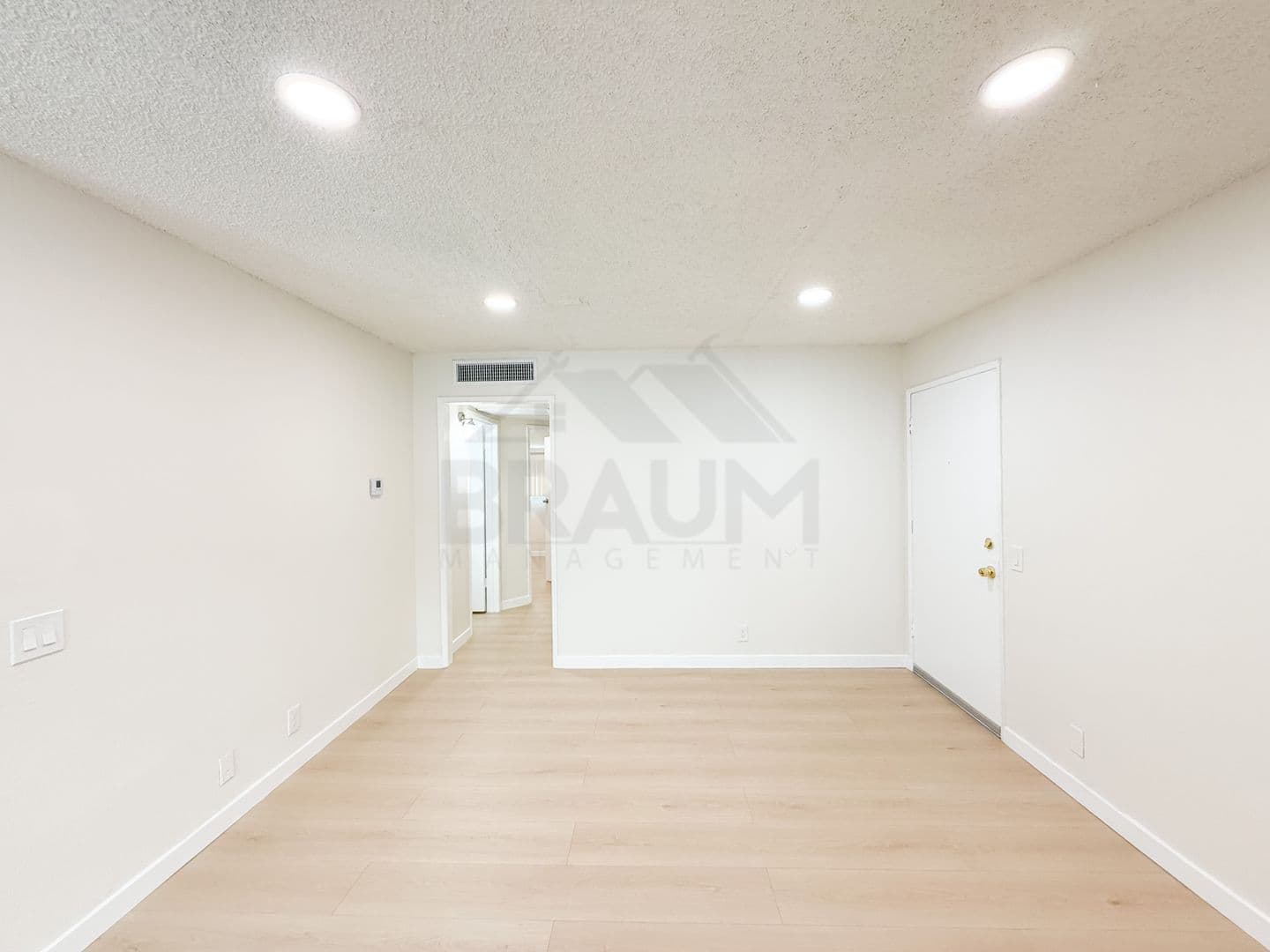 NORTH HOLLYWOOD Apartment: 11007 HARTSOOK ST