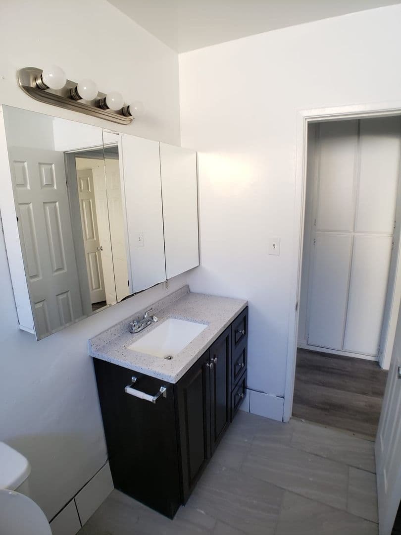 SHERMAN OAKS Apartment: 5433 SEPULVEDA BLVD.