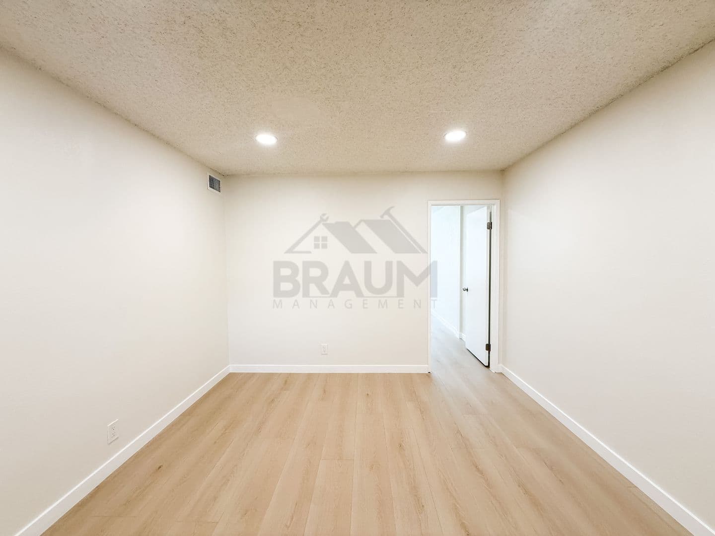 SHERMAN OAKS Apartment: 4638 TILDEN AVE
