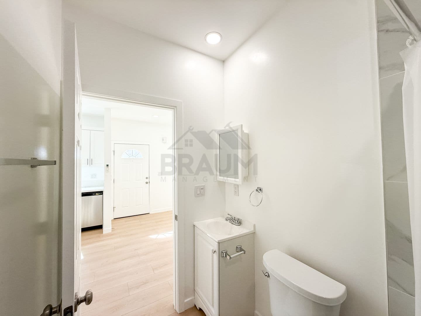 VAN NUYS Apartment: 15550 VANOWEN STREET