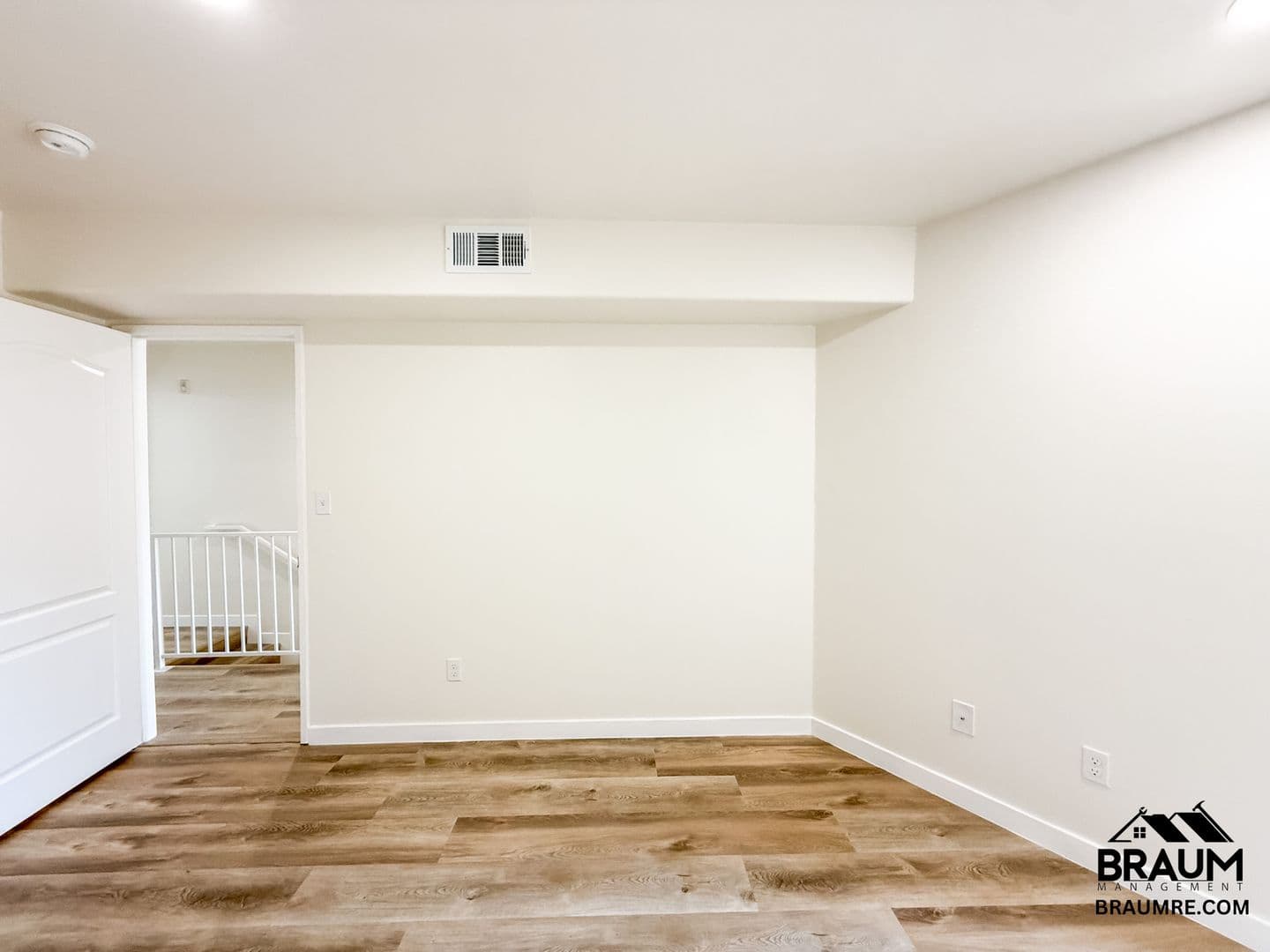 WINNETKA Apartment: 7323 WINNETKA AVENUE