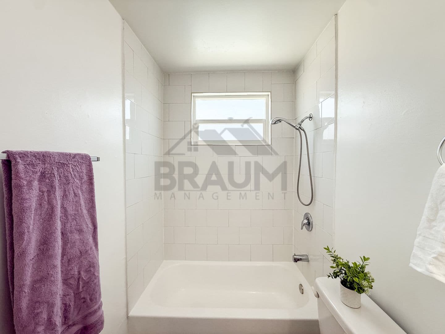 RESEDA Apartment: 19405 HAYNES ST.