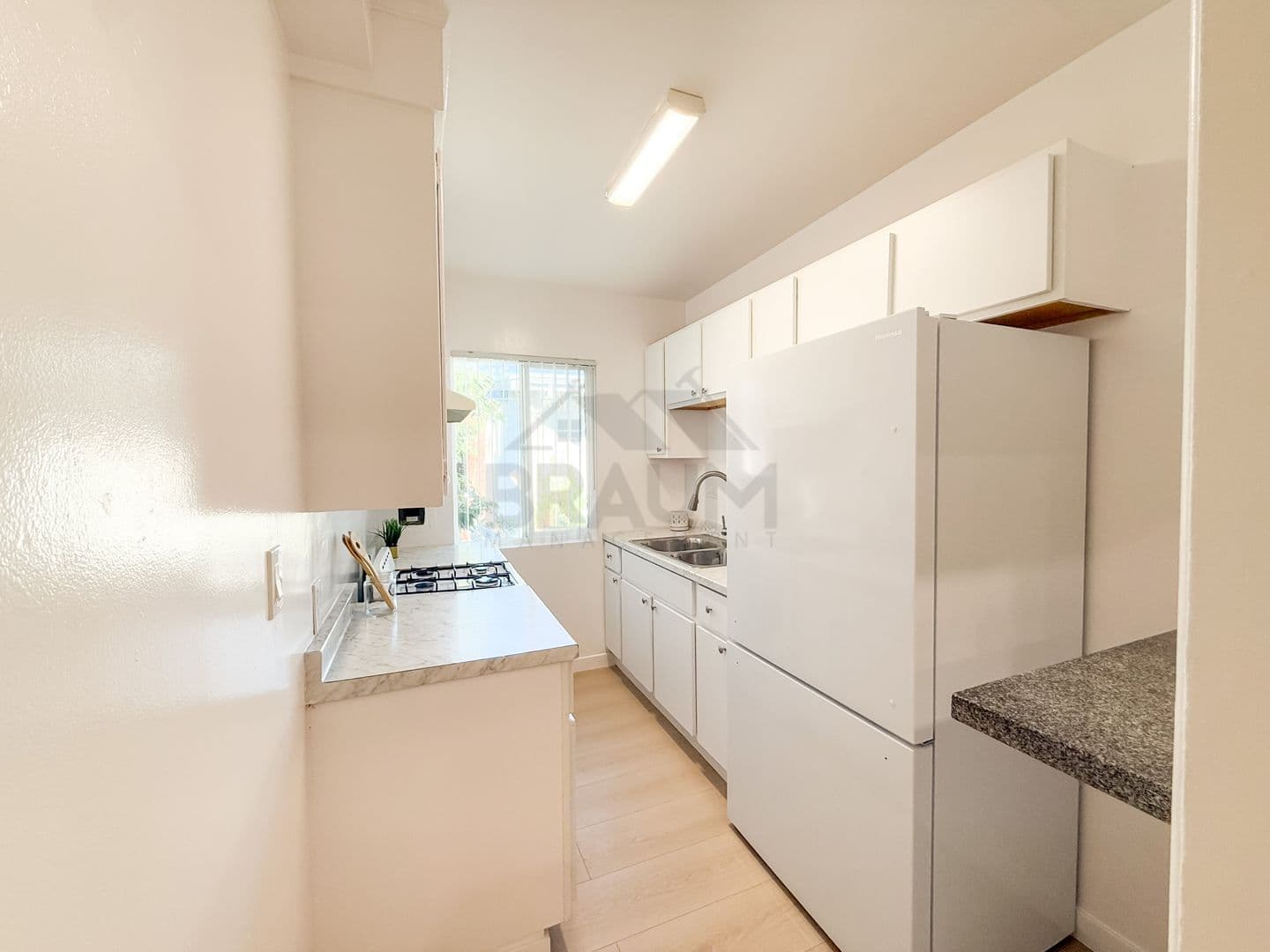VAN NUYS Apartment: 15546 VANOWEN STREET