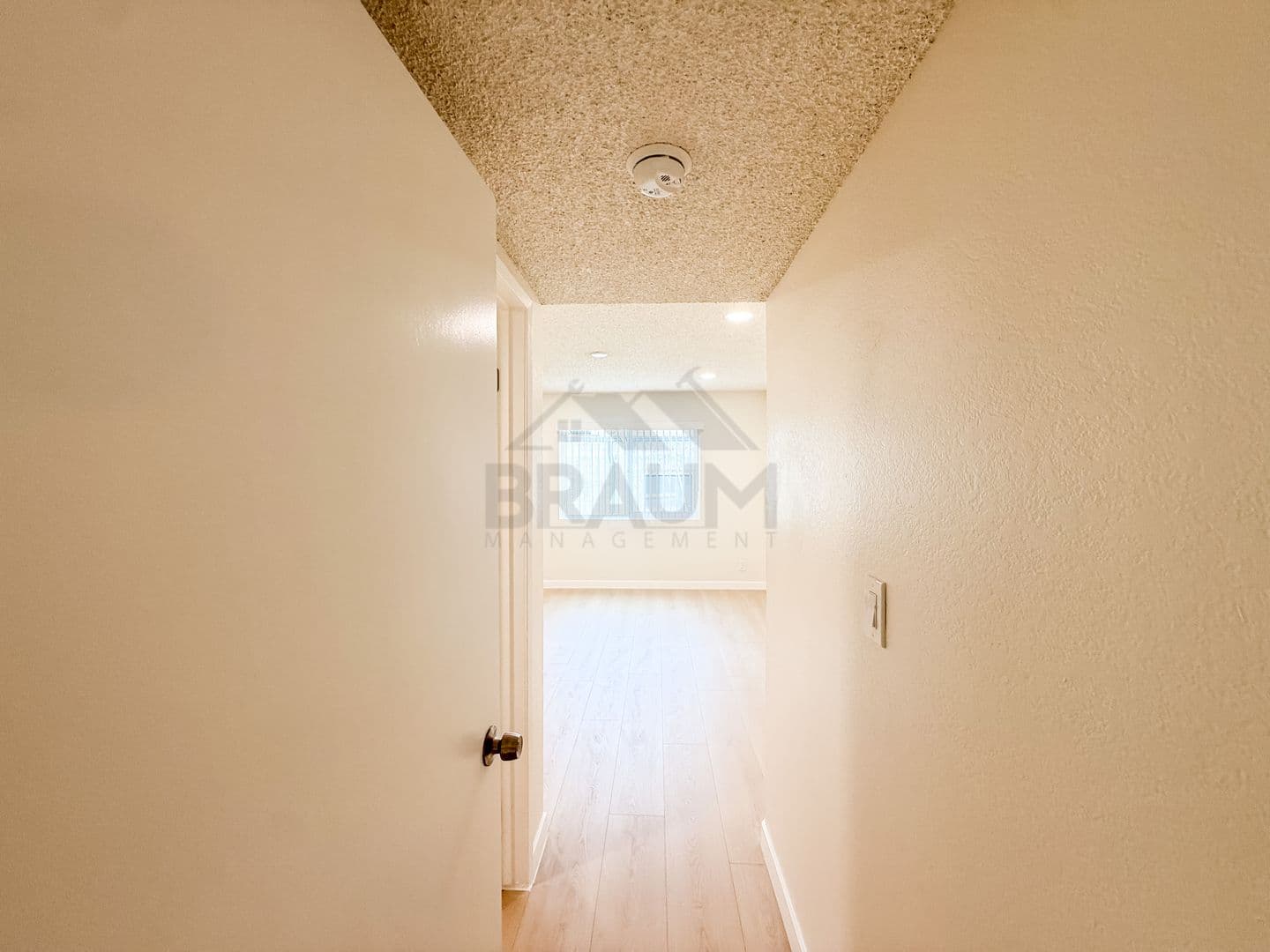 SHERMAN OAKS Apartment: 4638 TILDEN AVE