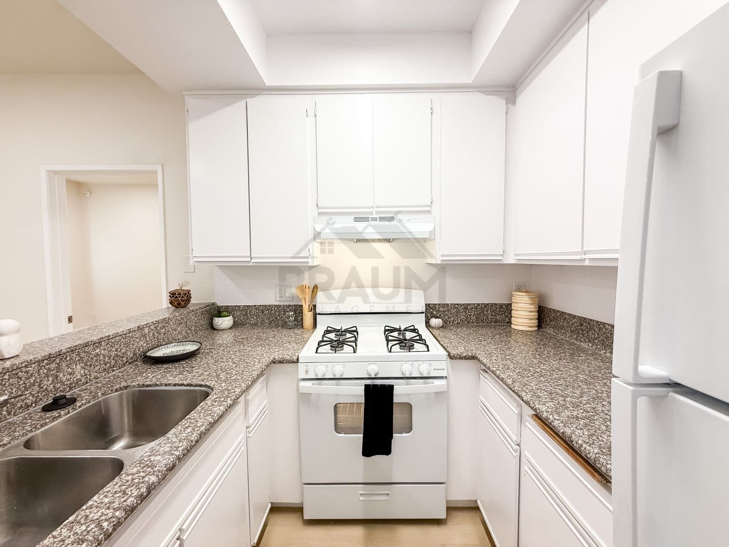 NORTH HOLLYWOOD Apartment: 11459 COLLINS ST