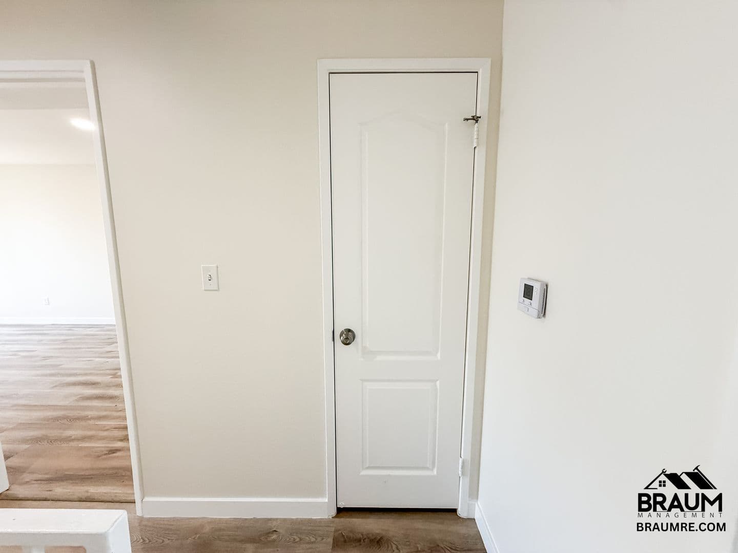 WINNETKA Apartment: 7323 WINNETKA AVENUE