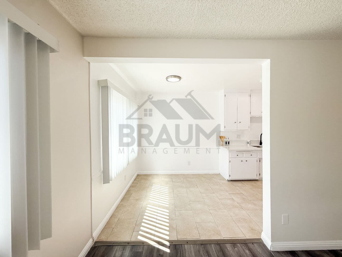 RESEDA Apartment: 19405 HAYNES ST.