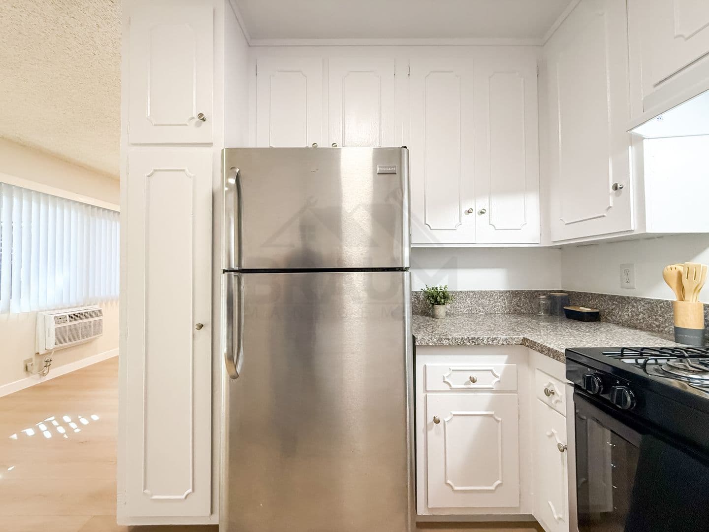NORTHRIDGE Apartment: 18350 NAPA STREET