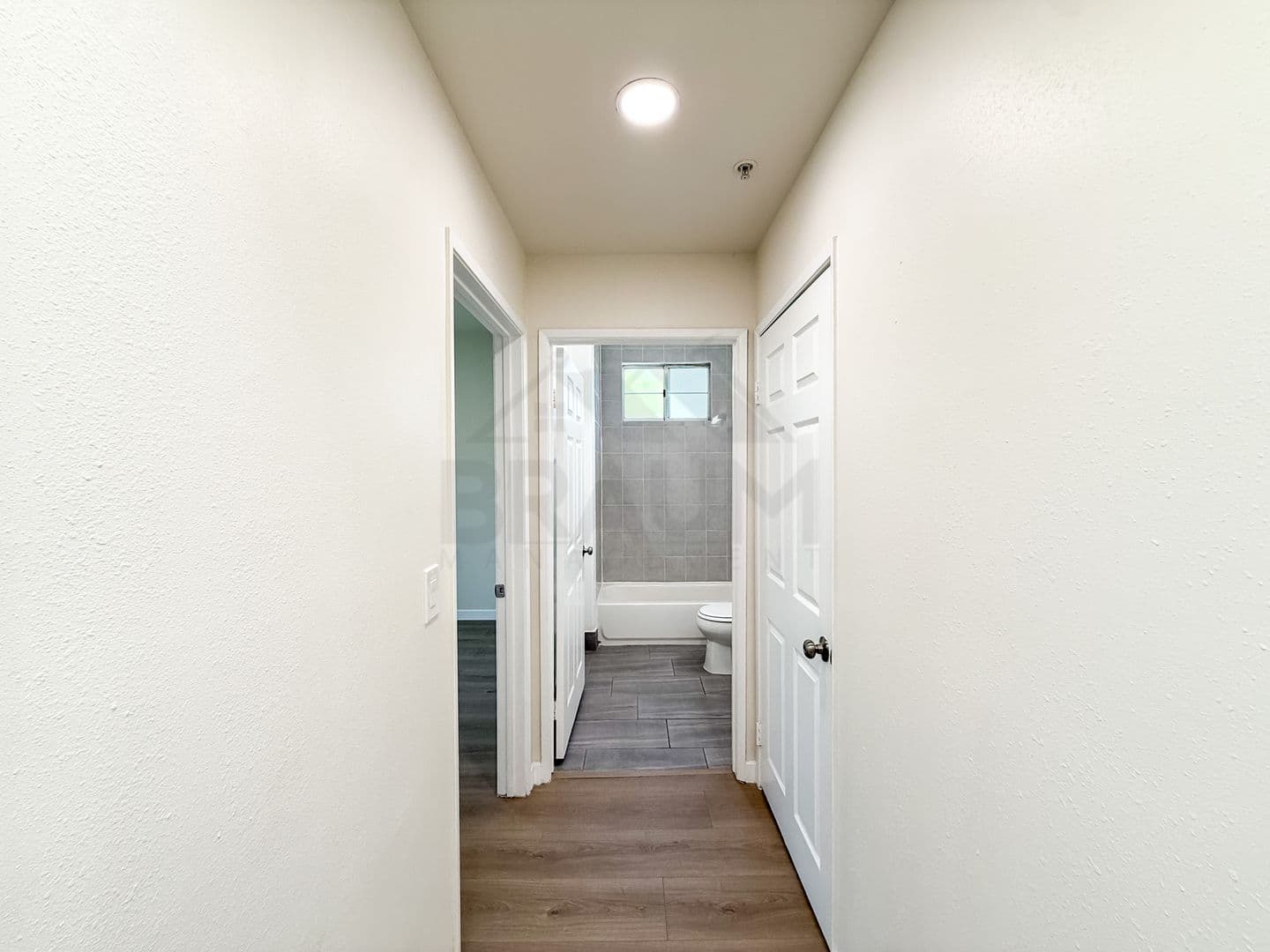 NORTH HOLLYWOOD Apartment: 11035 MOORPARK ST