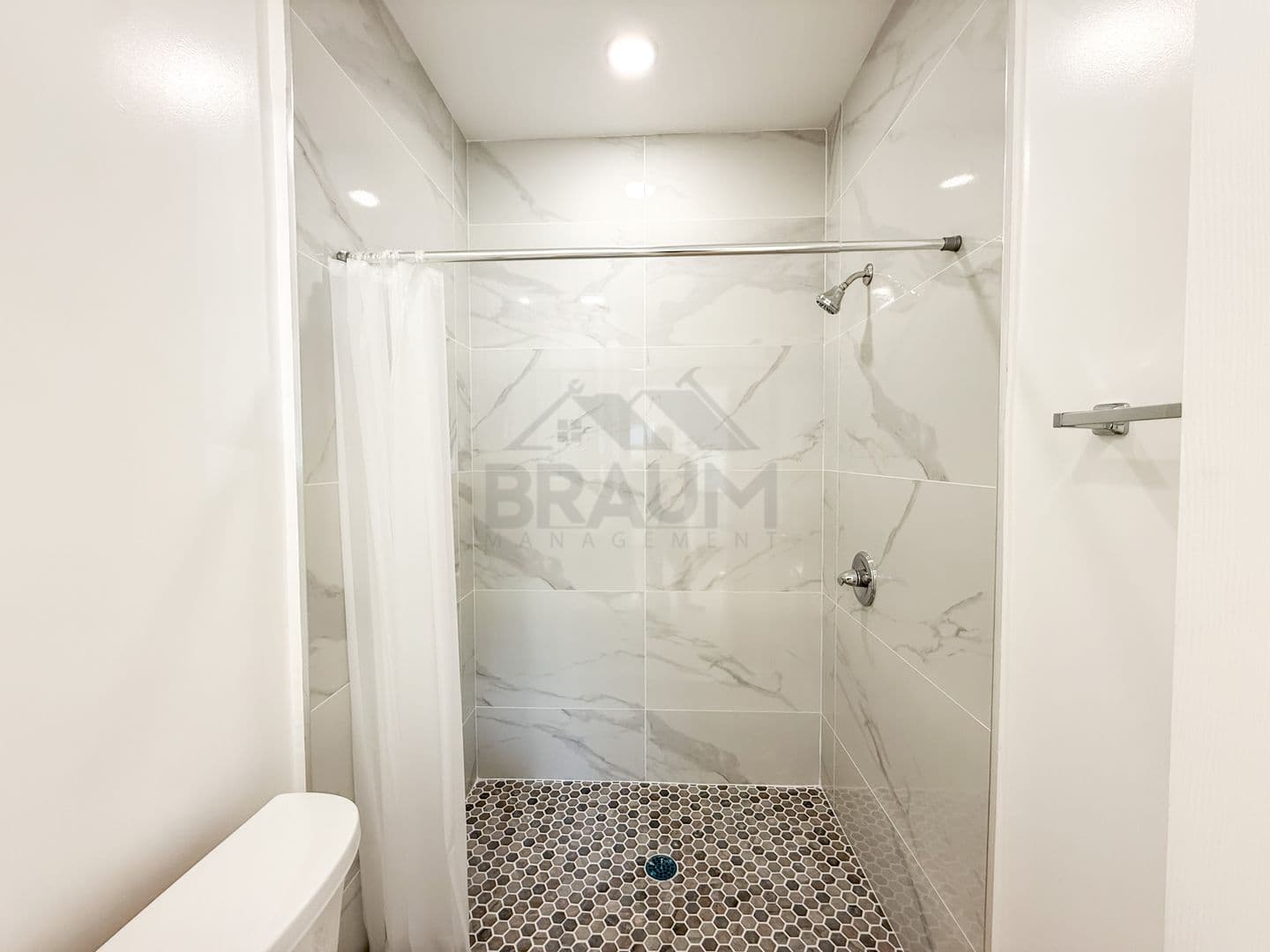 VAN NUYS Apartment: 15550 VANOWEN STREET