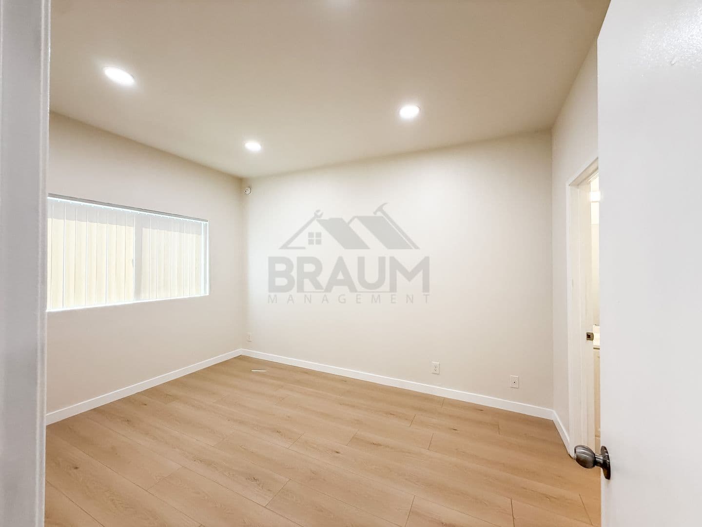 NORTH HOLLYWOOD Apartment: 11459 COLLINS ST