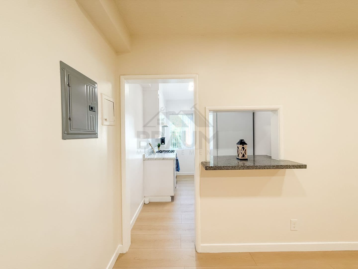 VAN NUYS Apartment: 15546 VANOWEN STREET
