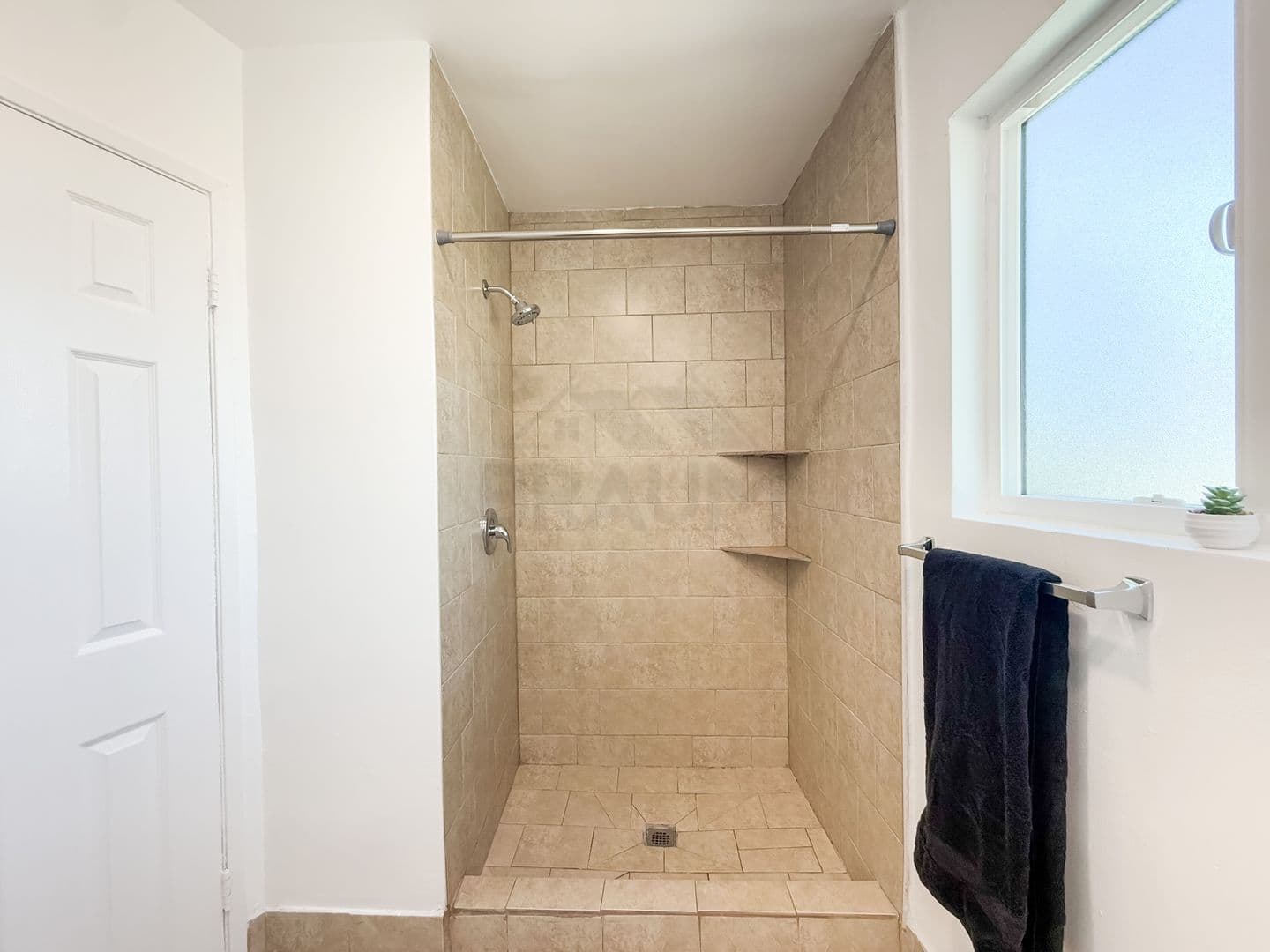 NORTH HOLLYWOOD Apartment: 6039 WHITSETT AVE.