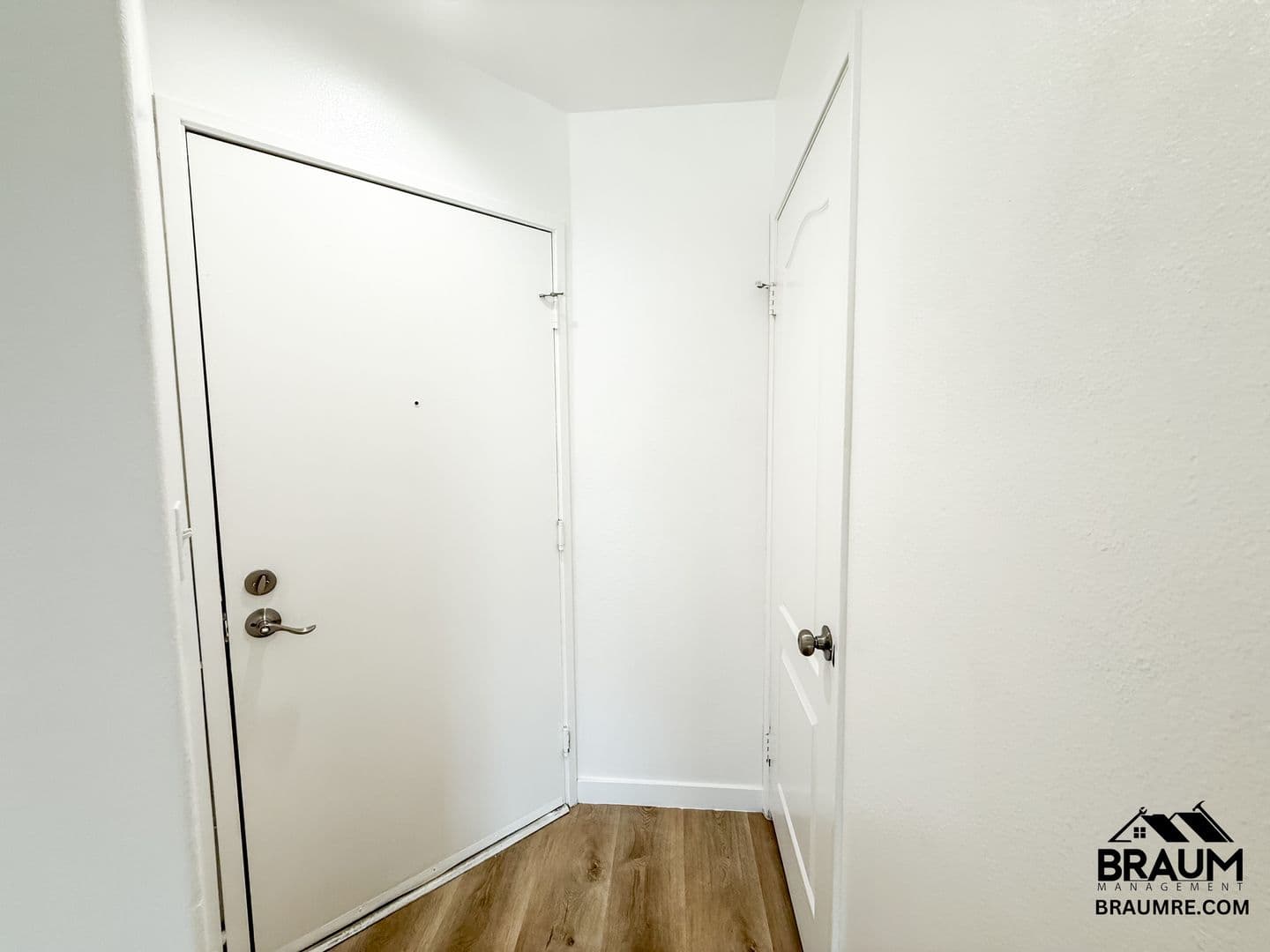WINNETKA Apartment: 7323 WINNETKA AVENUE