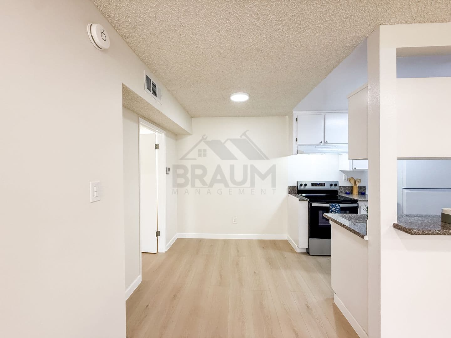 SHERMAN OAKS Apartment: 5461 KESTER AVE