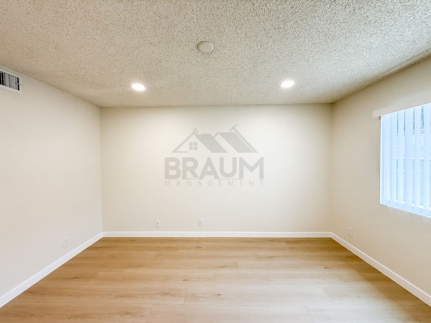 SHERMAN OAKS Apartment: 4638 TILDEN AVE