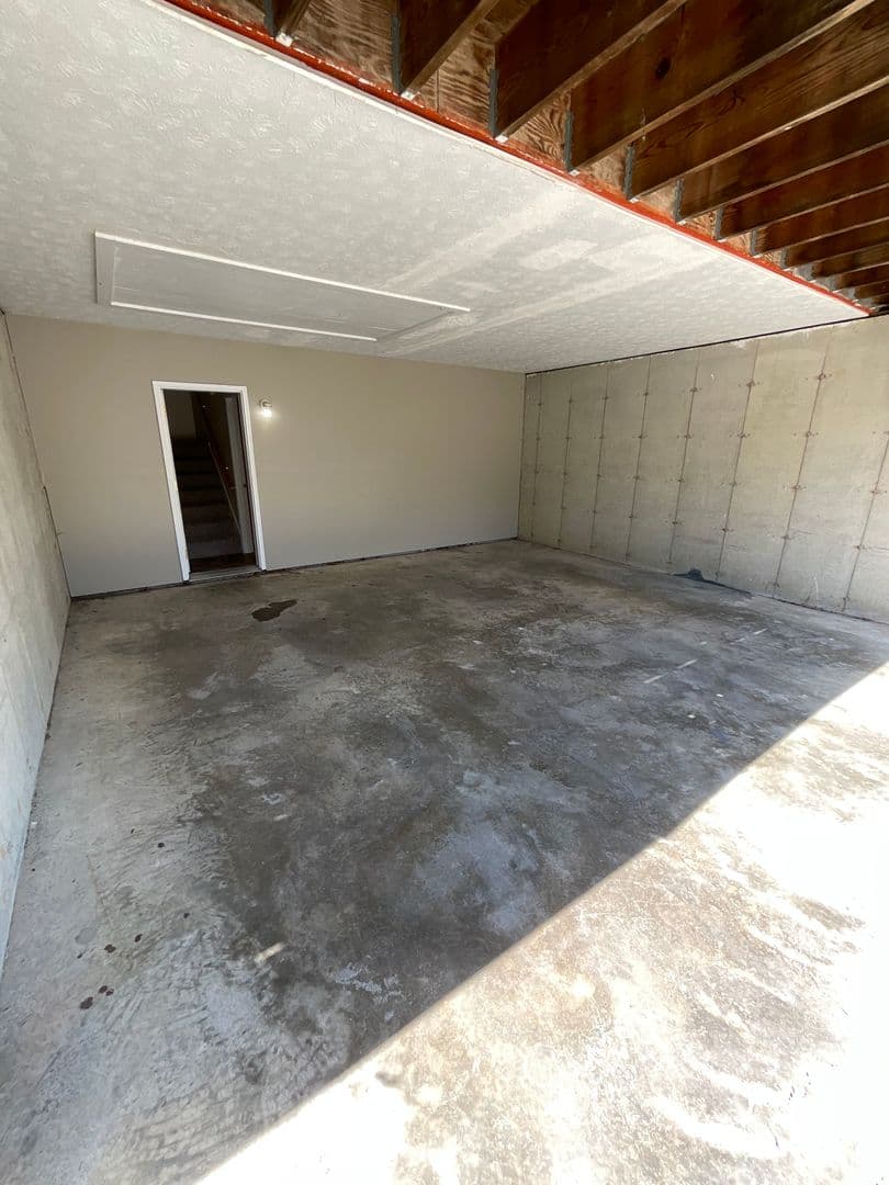 Bloomington House: 320 E. 10th St