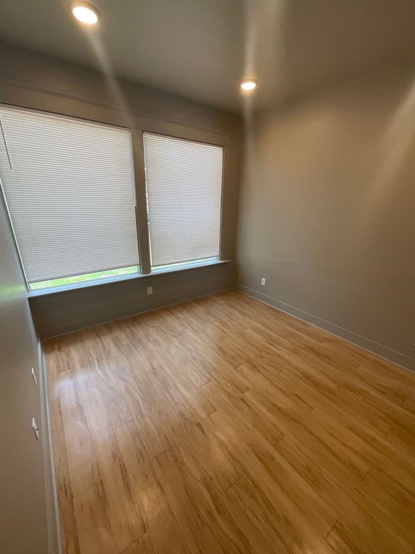 Bloomington Apartment: 425 N. Walnut St