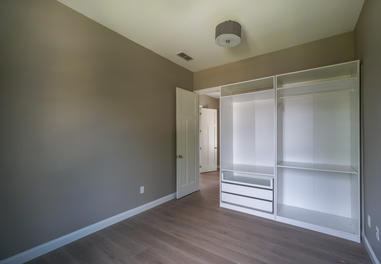 Bloomington House: 431 E. 10th St