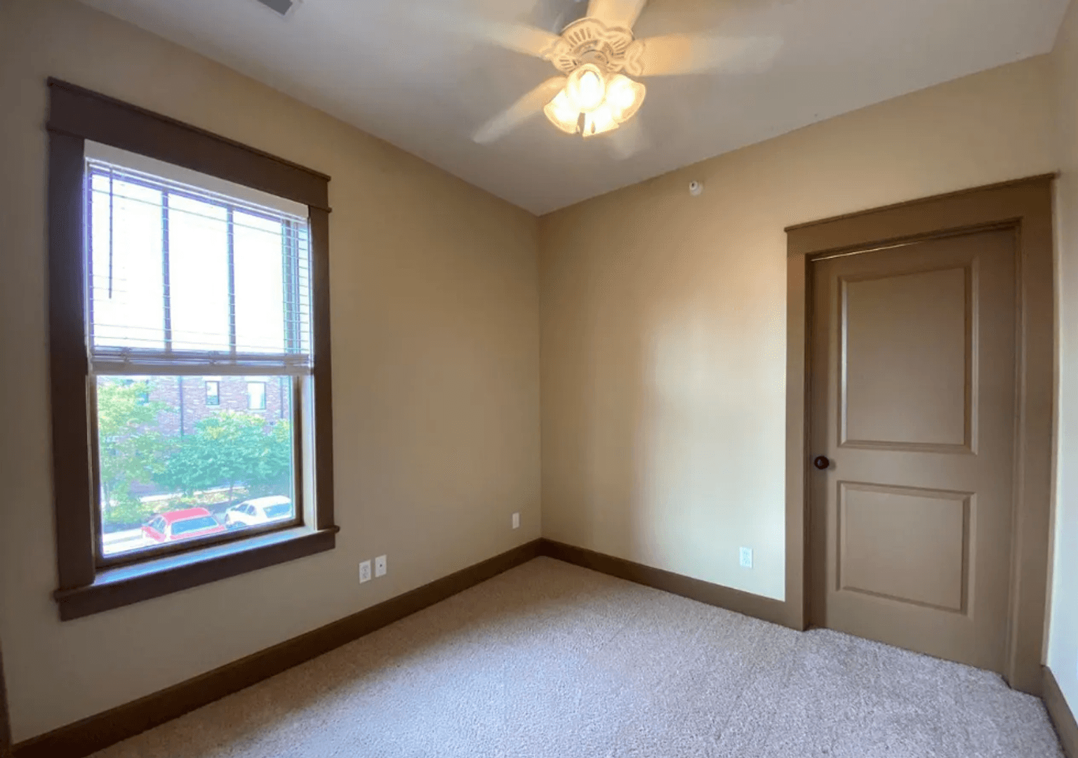 Bloomington Apartment: 231 W. Dodds Street