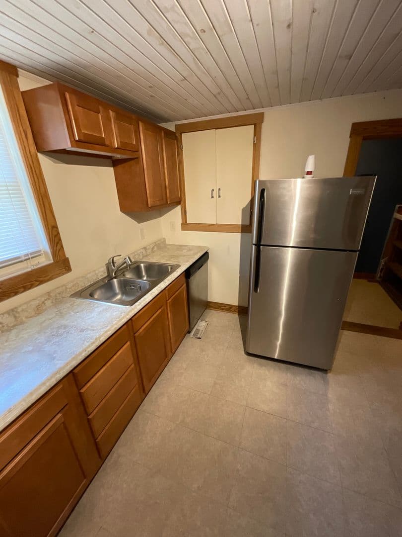 Bloomington Apartment: 408 E. 16th St
