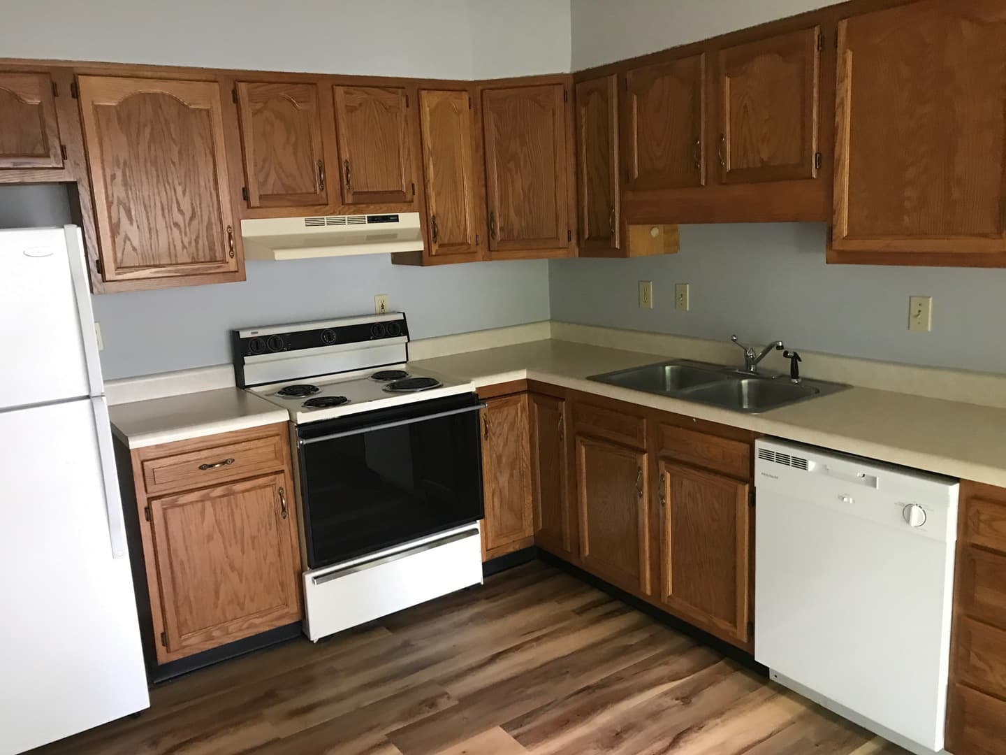 Bloomington House: 601 S. Park Square Dr