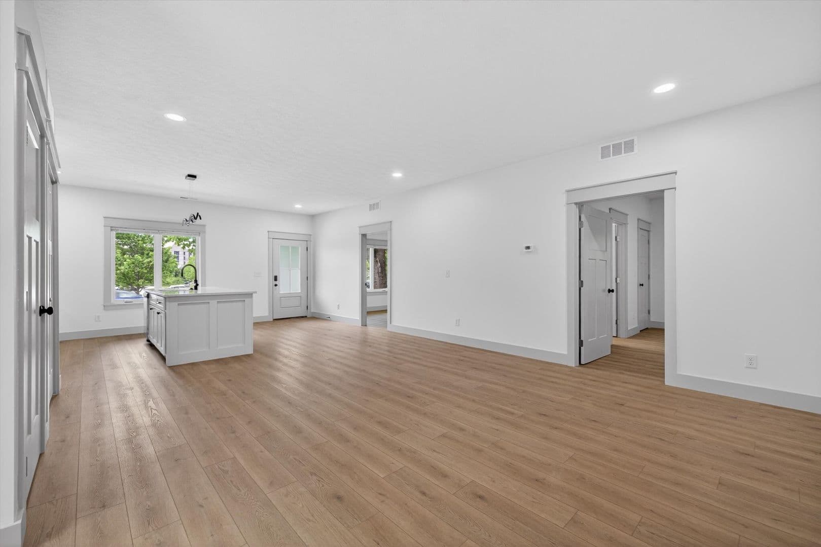 Bloomington Townhome: 318-320 N Jefferson St
