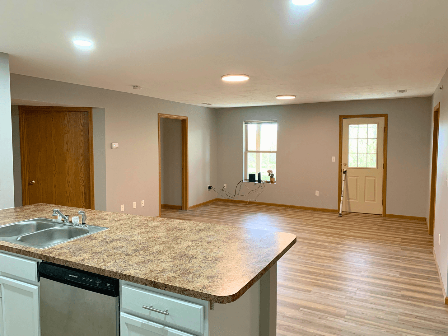 Terre Haute Apartment: 1897 N Hunt St