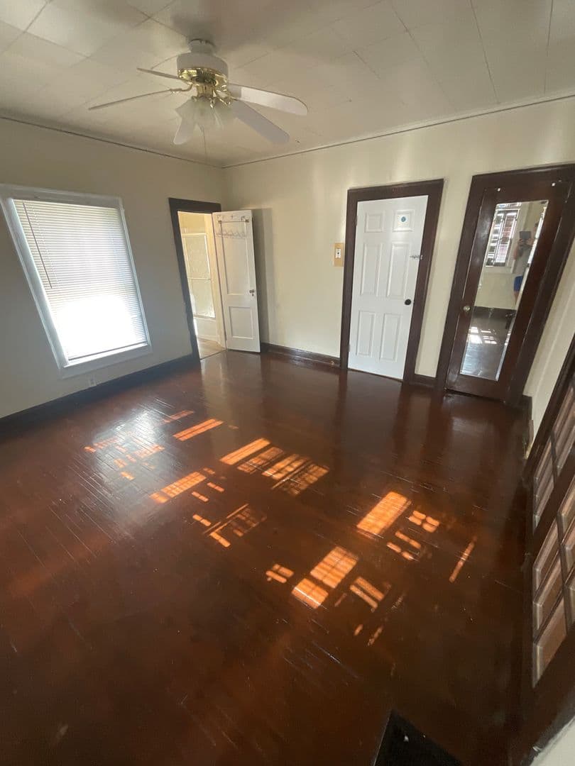 Bloomington House: 316 E. 7th St