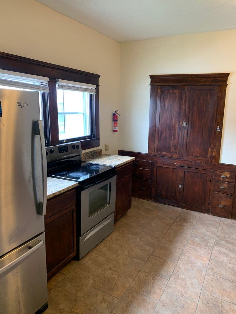 Bloomington House: 424 E. Cottage Grove Ave
