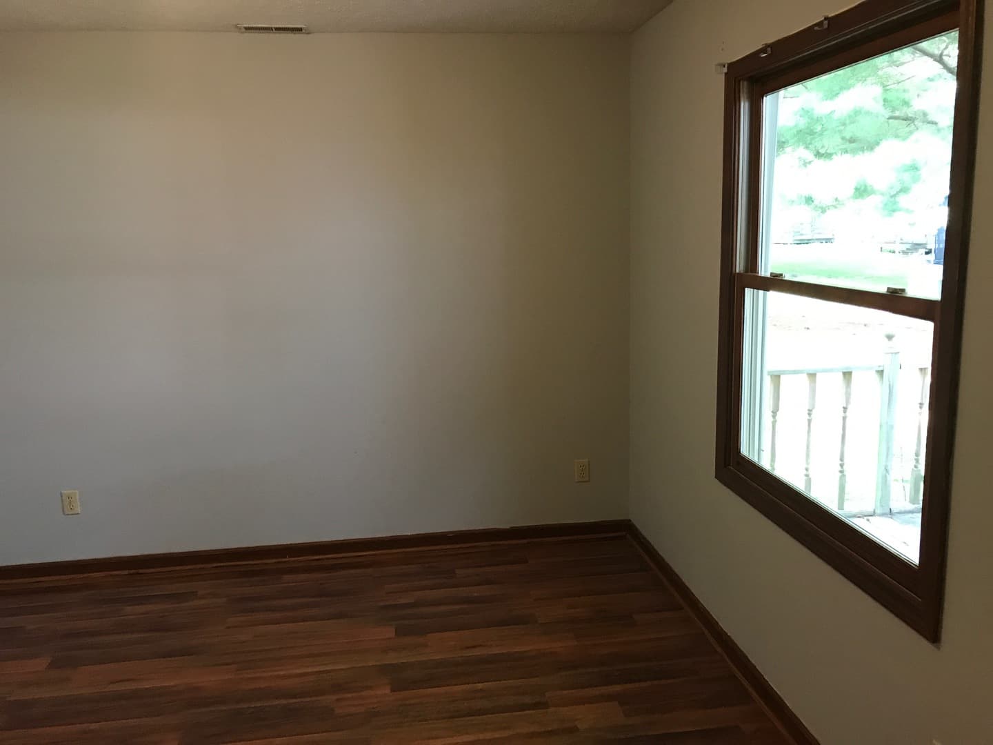 Bloomington House: 601 S. Park Square Dr