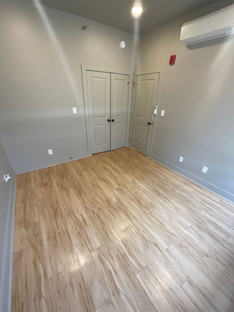 Bloomington Apartment: 425 N. Walnut St