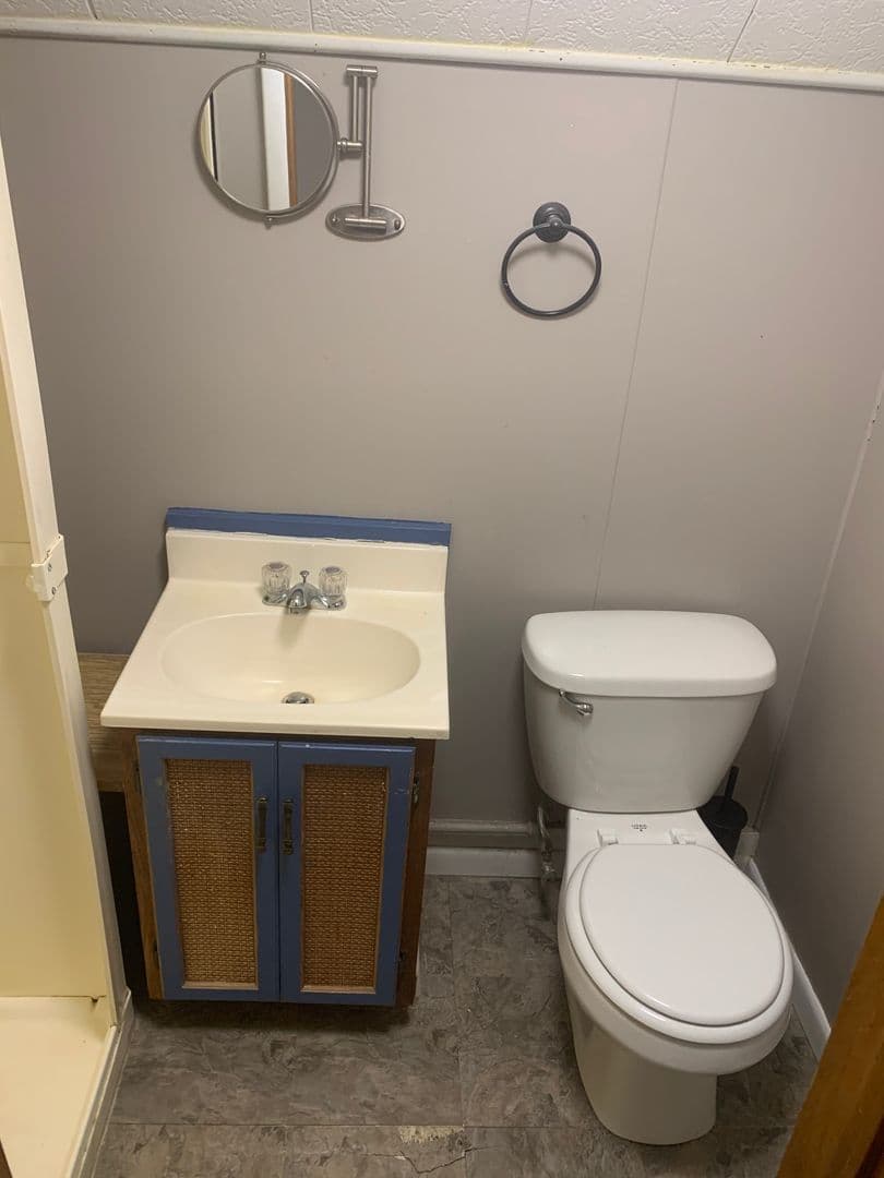 Bloomington Apartment: 408 E. 16th St