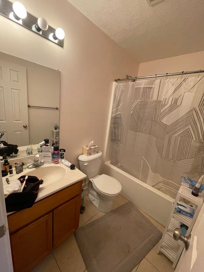 Bloomington House: 304 E 17th St