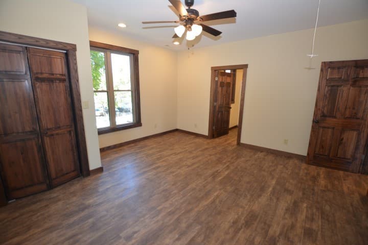 Bloomington Apartment: 416 E. 4th St