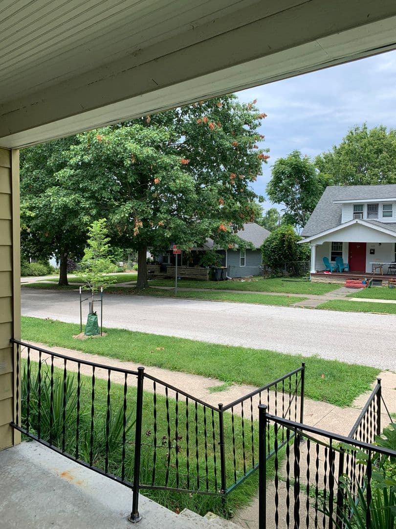Bloomington Apartment: 408 E. 16th St