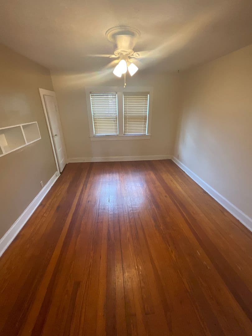 Bloomington Apartment: 712 E. Cottage Grove Ave
