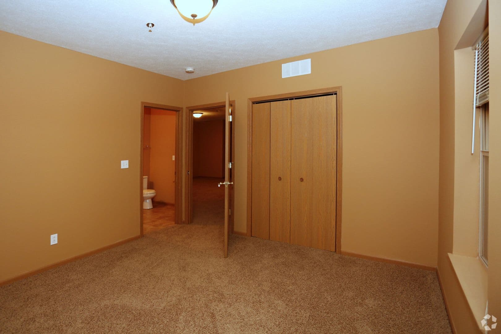 Terre Haute Apartment: 1897 N Hunt St
