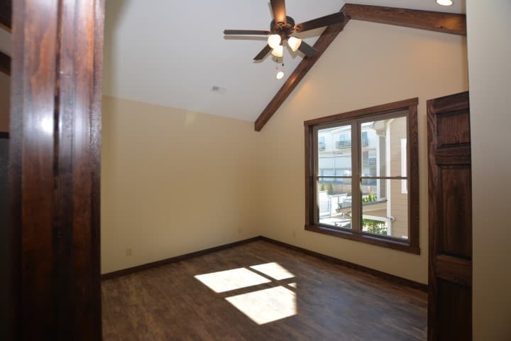 Bloomington Apartment: 416 E. 4th St