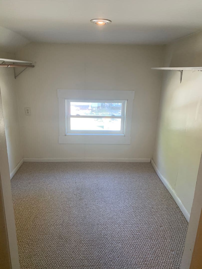 Bloomington Apartment: 408 E. 16th St