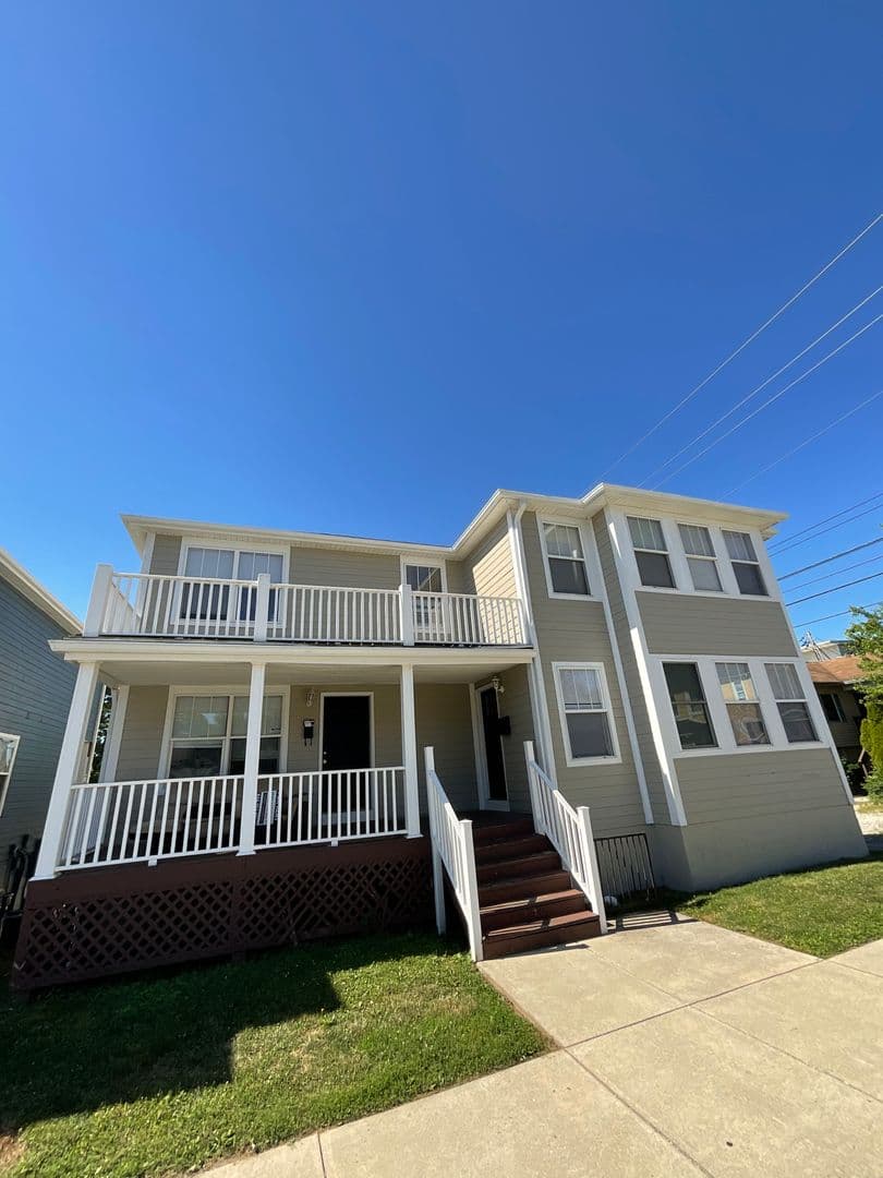 Bloomington House: 314 E. 10th St