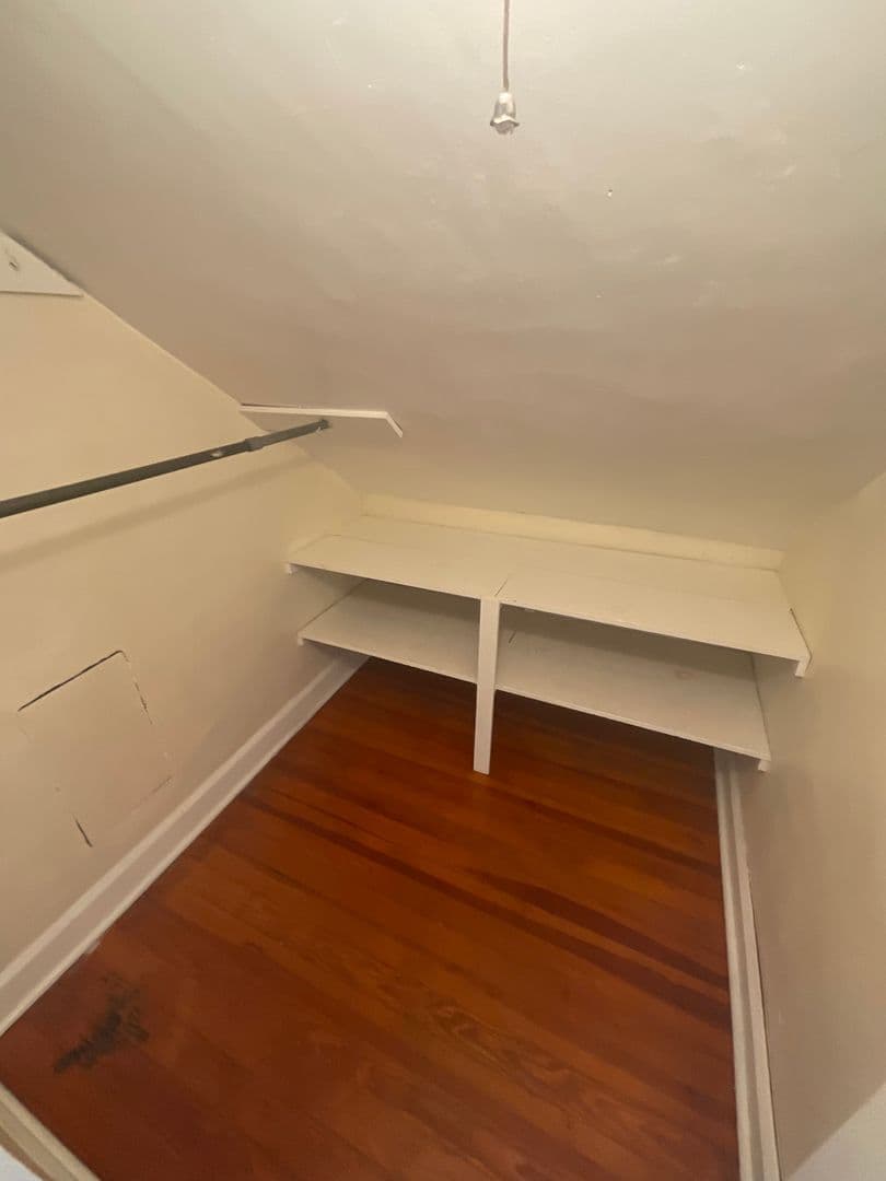 Bloomington Apartment: 712 E. Cottage Grove Ave