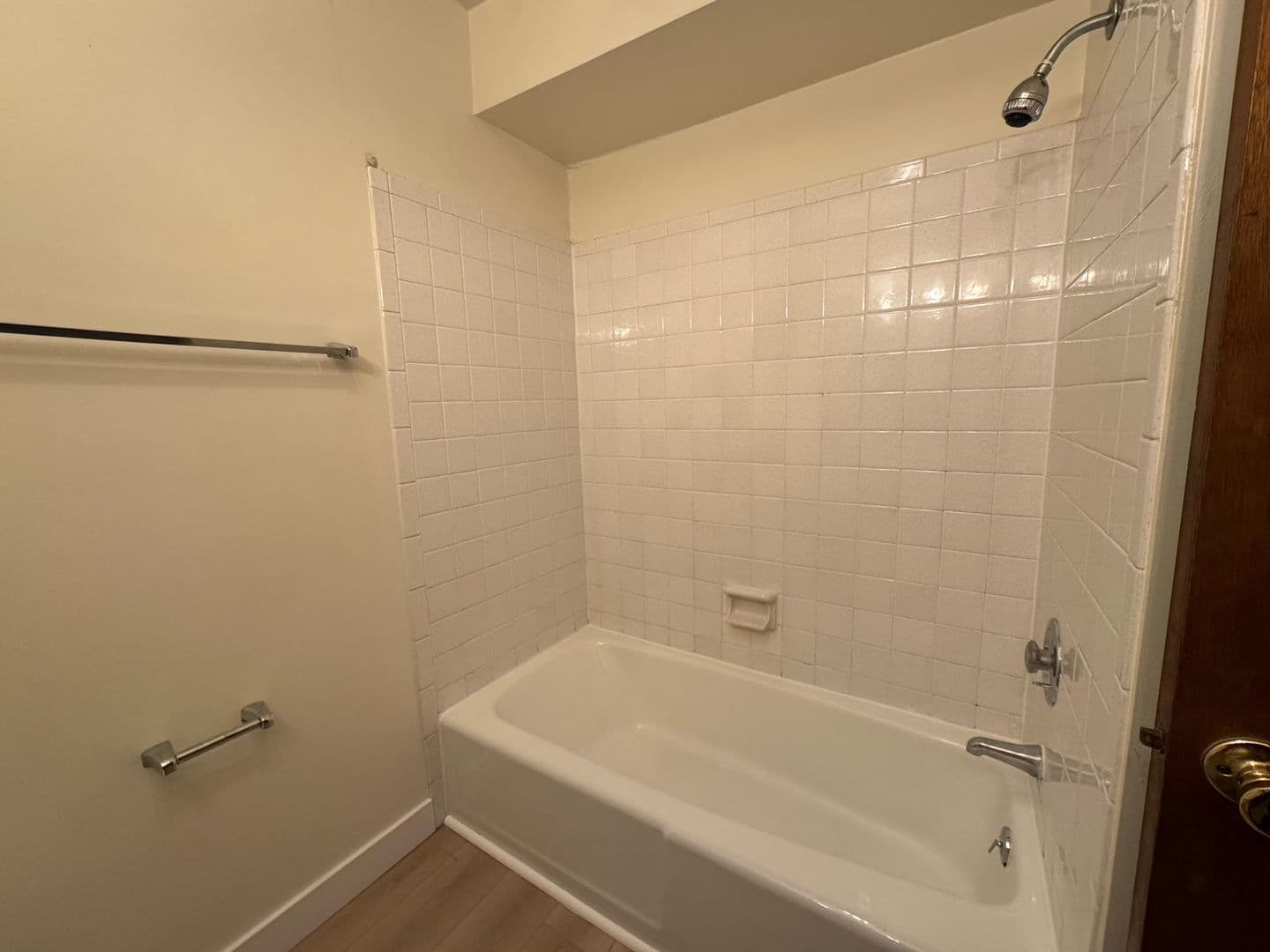 Bloomington Apartment: 326 W. Kenwood Dr - Apt 11