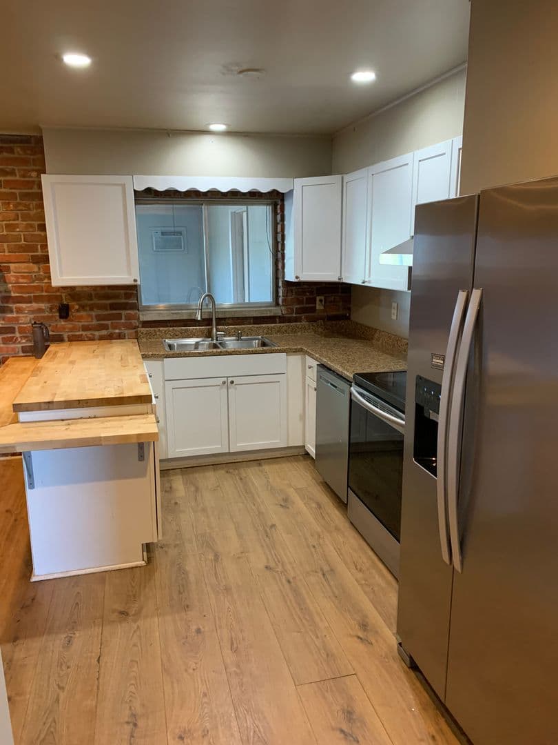 Bloomington Apartment: 217 S. Lincoln St PH