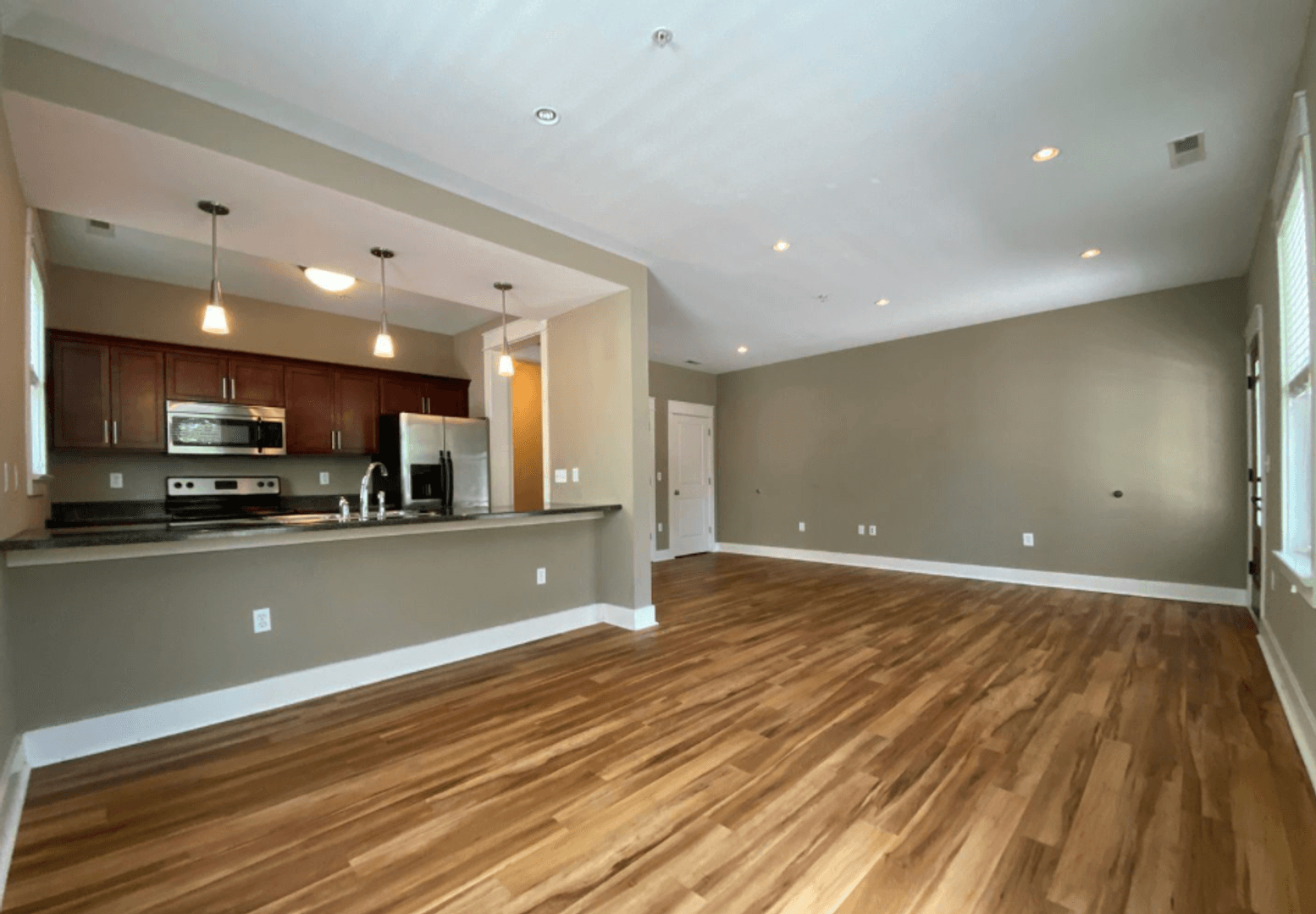 Bloomington Apartment: 425 E. Hillside Drive # 1-4